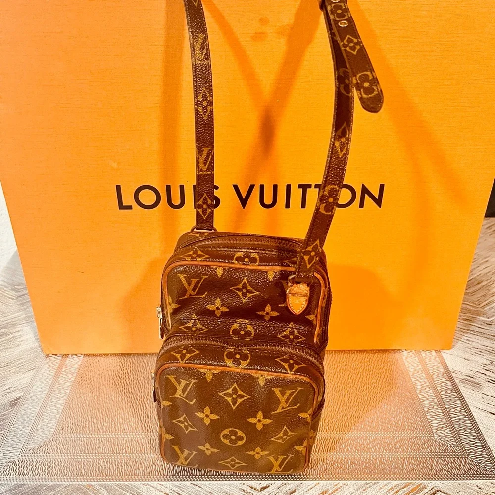 Louis Vuitton Brown Monogram Men's crossbody bag - Picture 4 of 16